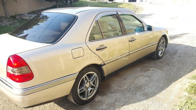 Mercedes C 230 1997, 194,000 km - 2.3 l - Bakı