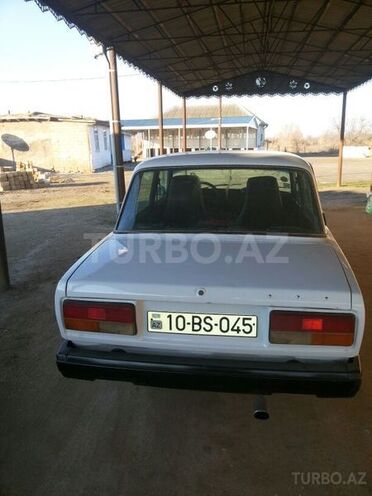 LADA (VAZ) 2107 2005, 120,000 km - 0.2 l - Salyan