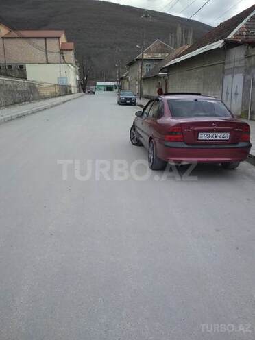 Opel Vectra 1996, 250,000 km - 1.8 л - Qax