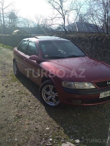 Opel Vectra 1996, 250,000 km - 1.8 л - Qax