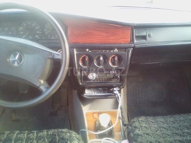 Mercedes 190 1989, 35,248 km - 2.0 л - Şirvan