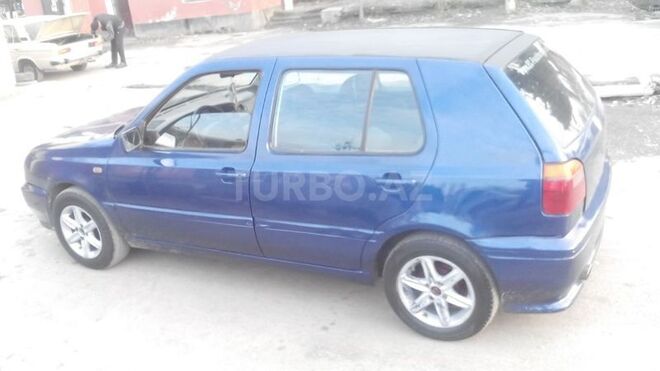Volkswagen Golf 1993, 25,000 km - 1.6 l - Zaqatala