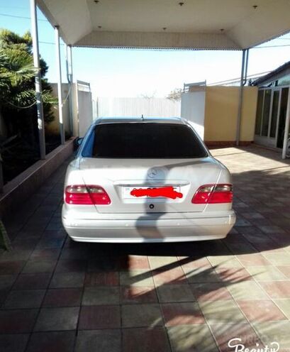 Mercedes E 240 2000, 280,000 km - 0.3 l - Masallı