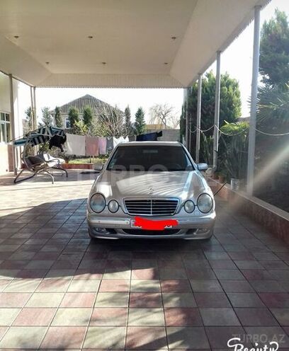Mercedes E 240 2000, 280,000 km - 0.3 l - Masallı