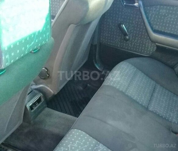 Mercedes C 180 1995, 300,000 km - 1.8 л - Sabirabad