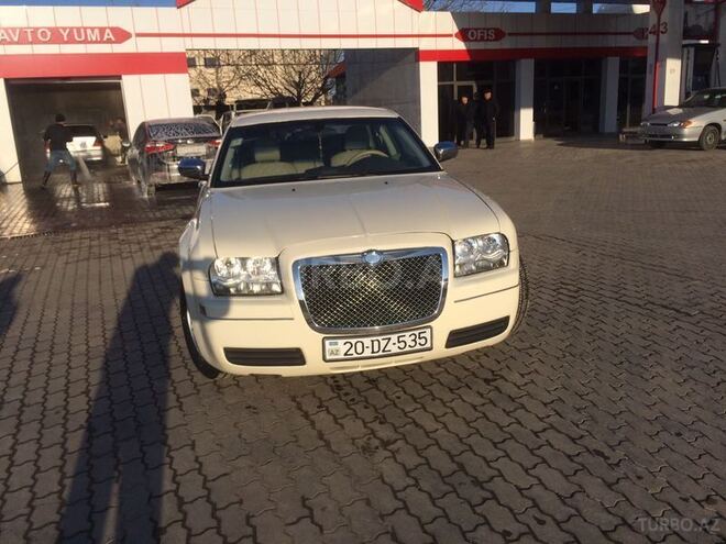 Chrysler 300C 2008, 125,000 km - 2.7 l - Gəncə