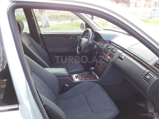 Mercedes E 270 2000, 247,000 km - 2.7 l - Bakı