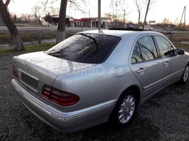 Mercedes E 270 1999, 247,500 km - 2.7 л - Bakı
