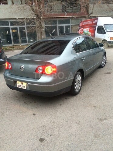 Volkswagen Passat 2005, 123,000 km - 2.0 l - Bakı