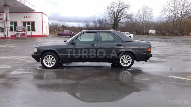 Mercedes 190 1990, 331,000 km - 1.8 l - Zaqatala