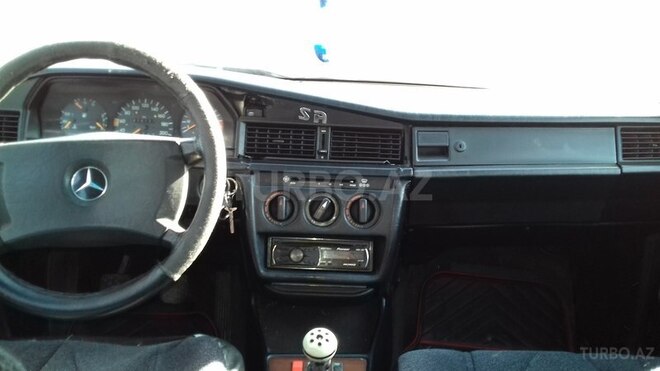 Mercedes 190 1990, 331,000 km - 1.8 l - Zaqatala
