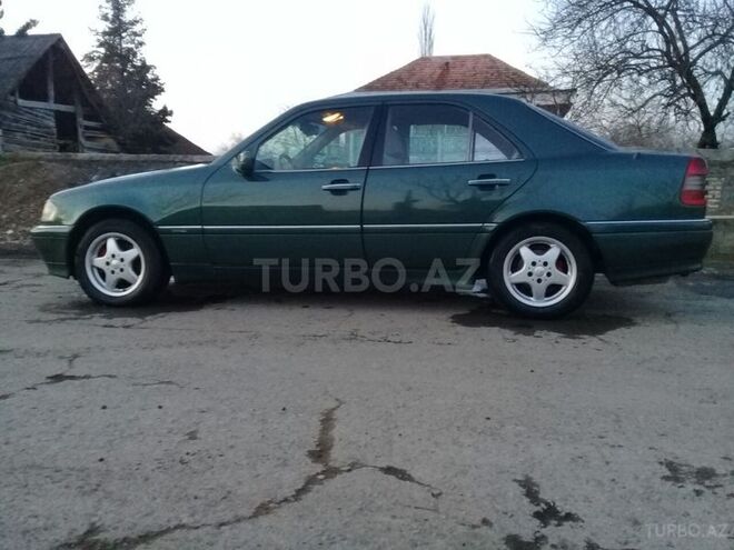 Mercedes C 180 1995, 400,000 km - 1.8 l - Qax