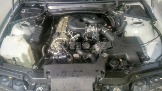 BMW 318 1999, 241,000 km - 1.9 l - Bakı