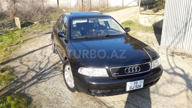 Audi A4 1995, 220,000 km - 2.8 l - Bakı