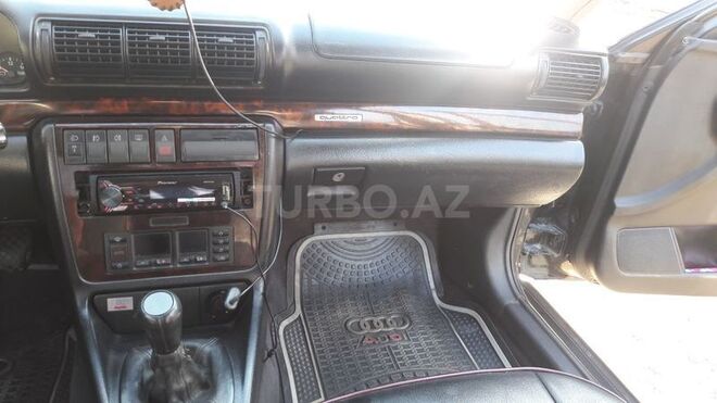 Audi A4 1995, 220,000 km - 2.8 l - Bakı