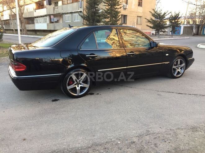 Mercedes E 240 1999, 220,000 km - 2.4 л - Mingəçevir