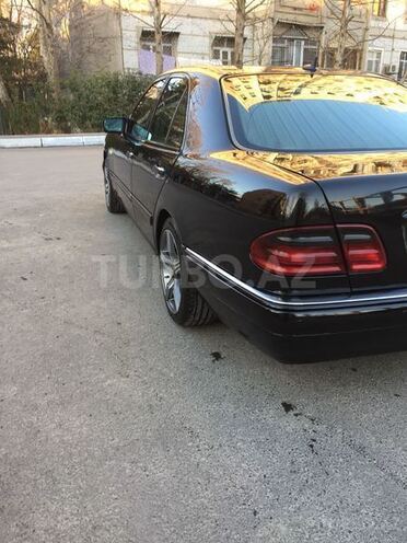 Mercedes E 240 1999, 220,000 km - 2.4 л - Mingəçevir