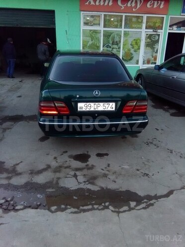 Mercedes E 220 2001, 779,981 km - 2.2 л - Saatlı