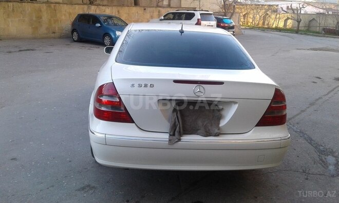 Mercedes E 320 2002, 242,000 km - 3.2 l - Bakı