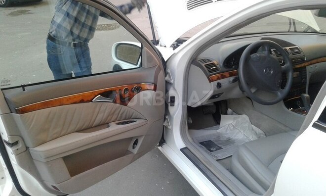 Mercedes E 320 2002, 242,000 km - 3.2 l - Bakı