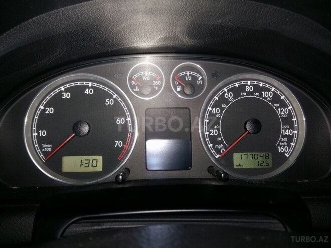 Volkswagen Passat 2002, 283,500 km - 1.8 l - Bakı
