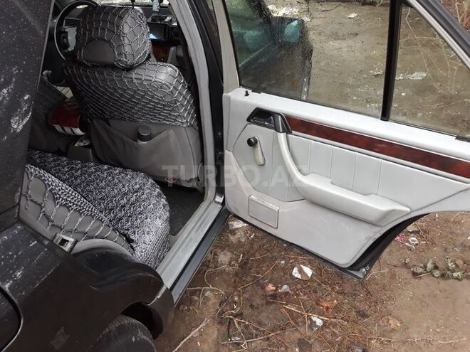 Mercedes E 200 1991, 270,000 km - 2.0 l - Bakı
