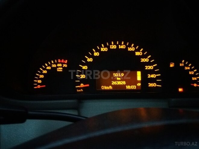 Mercedes C 200 2000, 260,000 km - 2.1 l - Mingəçevir