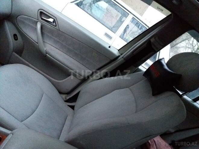 Mercedes C 200 2000, 260,000 km - 2.1 l - Mingəçevir