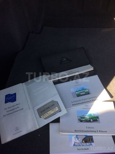 Mercedes E 240 1998, 178,000 km - 2.4 l - Bakı