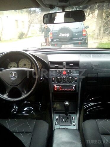 Mercedes C 200 2000, 208,000 km - 2.0 л - Bakı