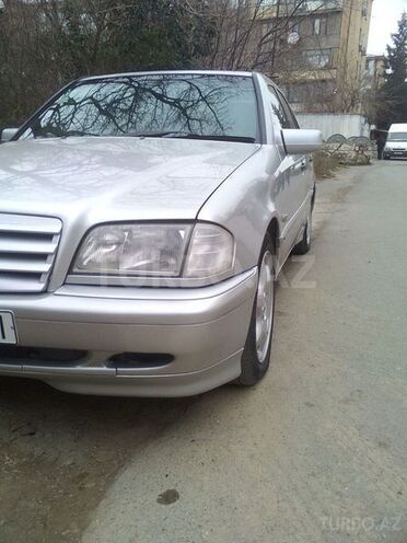 Mercedes C 200 2000, 208,000 km - 2.0 л - Bakı