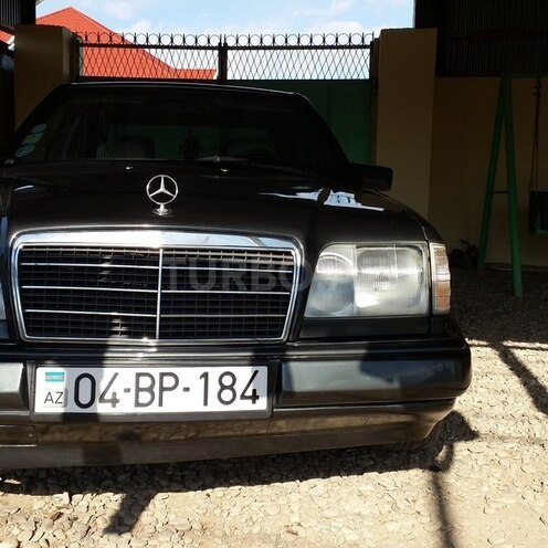 Mercedes E 200 1995, 4,490,860 km - 2.0 l - Ağcabədi