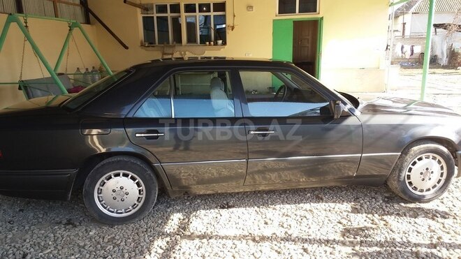 Mercedes E 200 1995, 4,490,860 km - 2.0 l - Ağcabədi