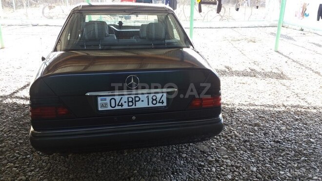 Mercedes E 200 1995, 4,490,860 km - 2.0 l - Ağcabədi