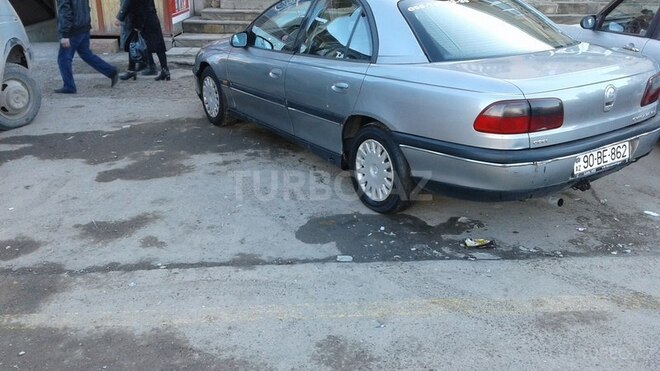 Opel Omega 1994, 300,000 km - 2.0 l - Quba