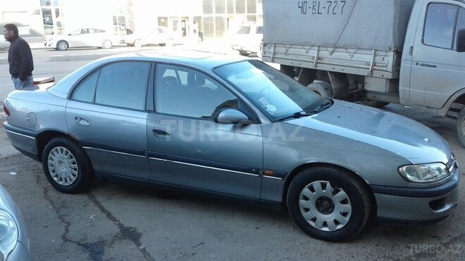 Opel Omega 1994, 300,000 km - 2.0 l - Quba