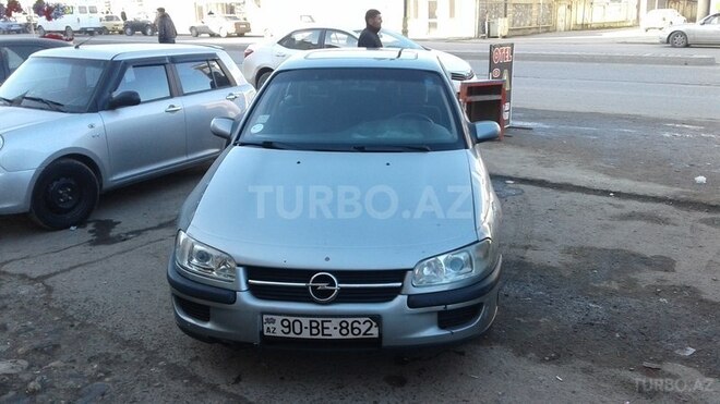 Opel Omega 1994, 300,000 km - 2.0 l - Quba