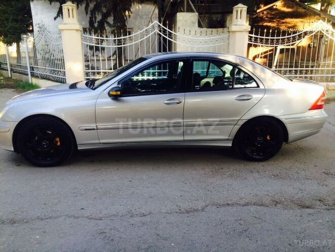 Mercedes C 220 2001, 400,000 km - 2.2 l - Bakı