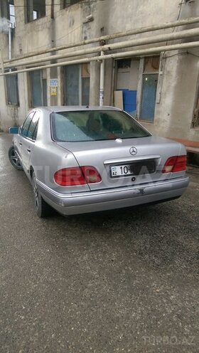 Mercedes E 290 1997, 287,000 km - 2.9 l - Bakı