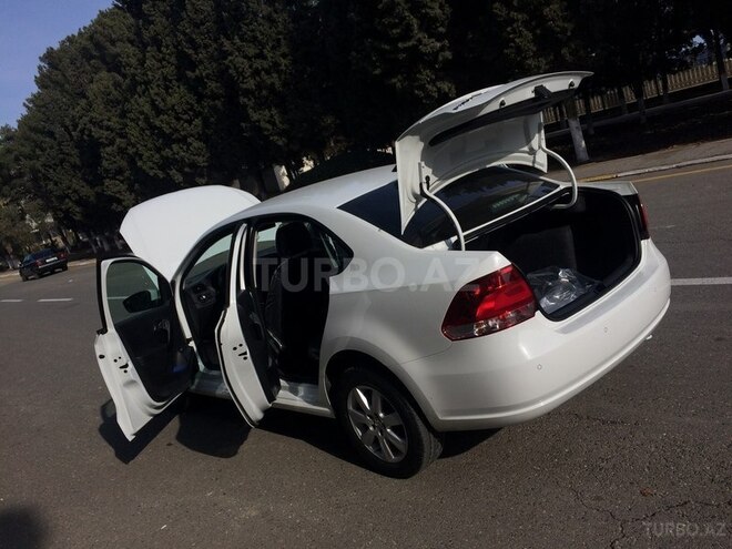 Volkswagen Polo 2014, 59,000 km - 1.6 l - Sumqayıt