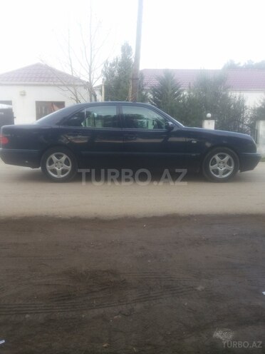 Mercedes E 280 1999, 231,000 km - 2.8 l - Biləsuvar