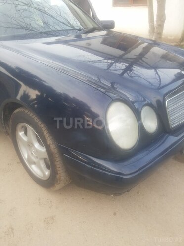 Mercedes E 280 1999, 231,000 km - 2.8 l - Biləsuvar