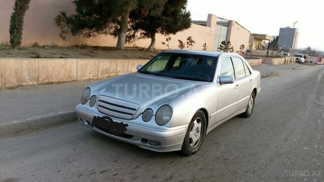 Mercedes E 220 1999, 380,000 km - 2.2 l - Bakı