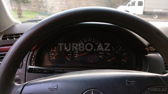 Mercedes E 220 1999, 380,000 km - 2.2 l - Bakı