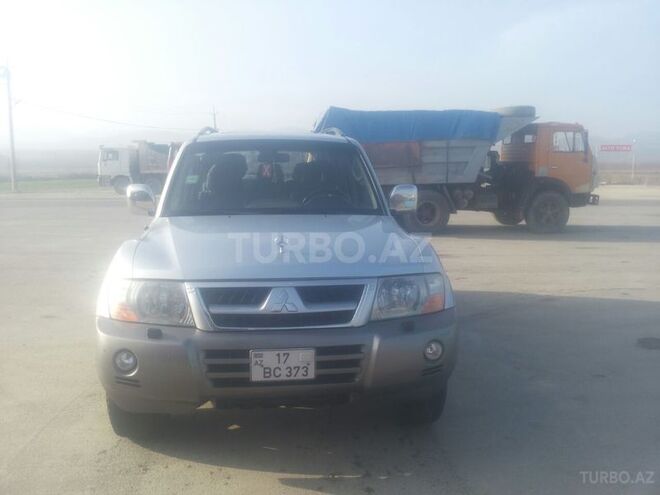 Mitsubishi Pajero 2004, 159,000 km - 3.0 l - Şabran