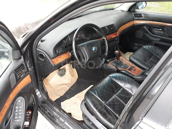 BMW 523 1999, 273,899 km - 2.5 l - Bakı