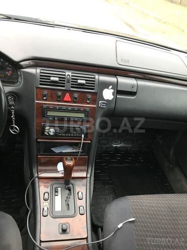 Mercedes E 230 1995, 250,000 km - 2.3 l - Sumqayıt