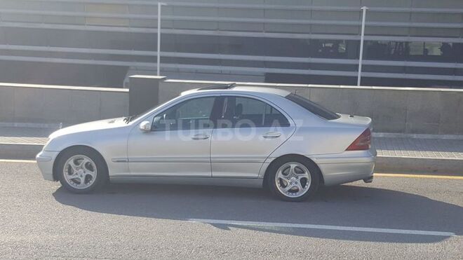Mercedes C 320 2000, 387,000 km - 3.2 l - Bakı