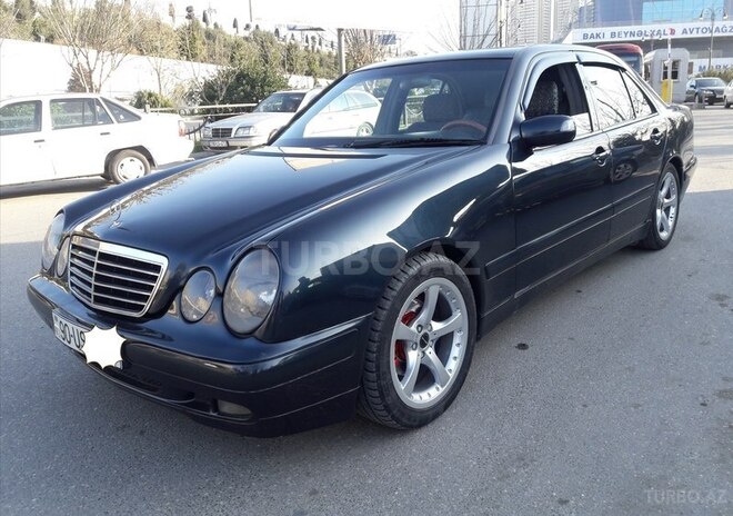 Mercedes E 220 2000, 272,000 km - 2.2 l - Bakı