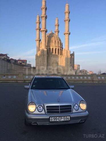 Mercedes E 220 1999, 238,123 km - 2.2 l - Bakı
